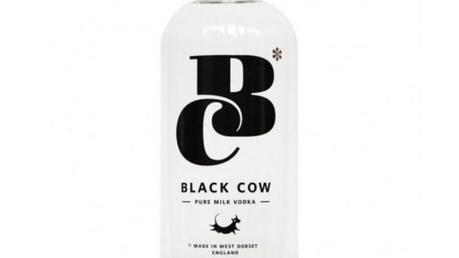 Une vodka Ă  base de lait : Black Cow !