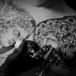 Jun Cha et l’art du tatouage ( VIDEO )