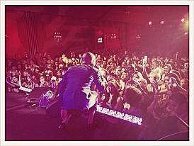 Photos: Soirée de lancement du New Myspace (12/06/2013) BMnl7yKCEAAYZSH.jpg-large.jpg