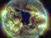 immense trou coronal observé surface soleil