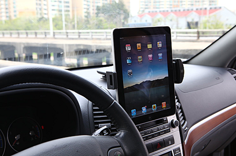 Test support voiture toutes tablettes tableau de bord : Osomount Universal  Dashboard Tablet Mount - À Lire