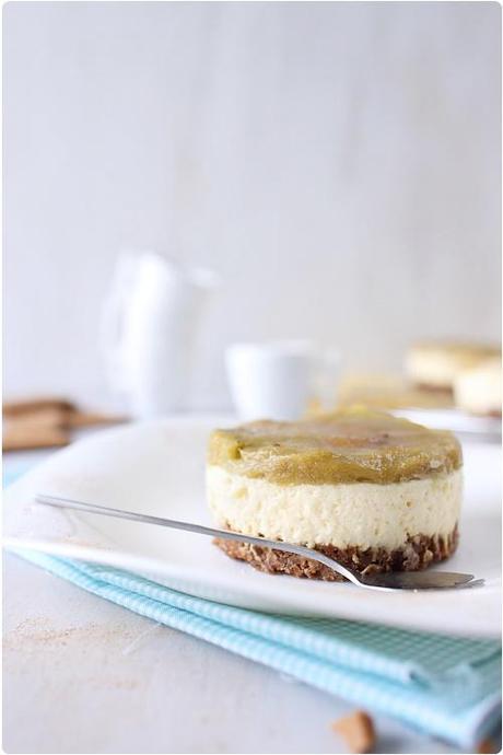 Entremet mousse mascarpone, speculoos et rhubarbe caramélisée