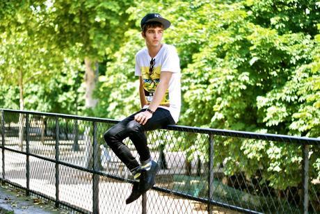 Tee : Spongebob x Eleven Paris / Jeans : Around A / Socks...