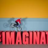 Danny MacAskill retombe en enfance! Danny MacAskill retombe en enfance!