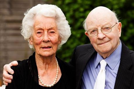 Ils sonjt insÃ©parables depuis leur naissance et sont mariÃ©s depuis 70 ans