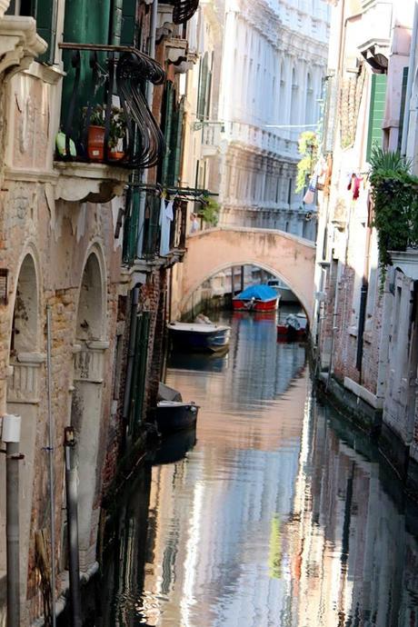 Laisse les gondoles à Venise
