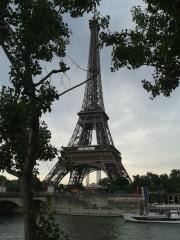 bitume,humide,paris,6 new york,restaurant,quai,tour eiffel,intermittente,leshaker,shake l'instant,charisme,