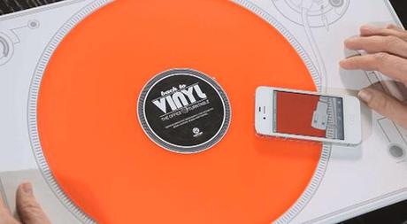 back-to-vynil-office-turntable-iphone-02
