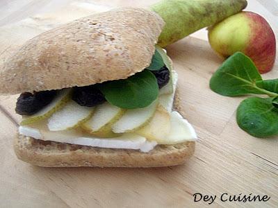 Brie + pomme + poire + pruneau = sandwich gourmet!