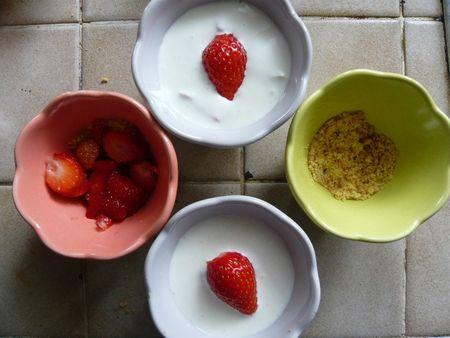 petites verrines fraises sablés mascarpone fromage blanc (4)