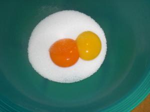 UN TOUR EN CUISINE (276) : GLACE A LA VIOLETTE CIMG9686.JPG