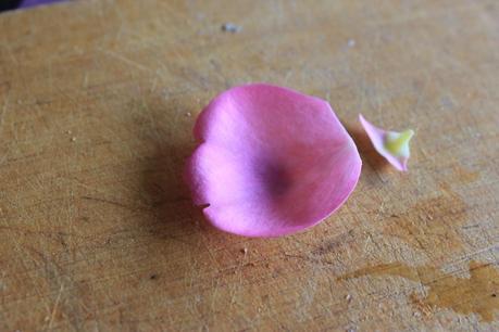 Pétales de rose cristallisés