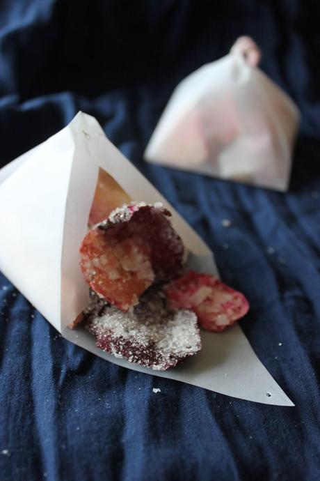 Pétales de rose cristallisés