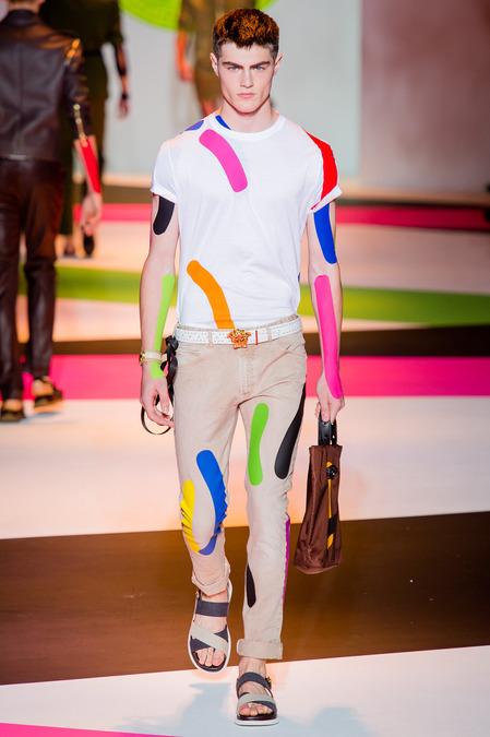 Le défilé homme Versace printemps/été 2014...