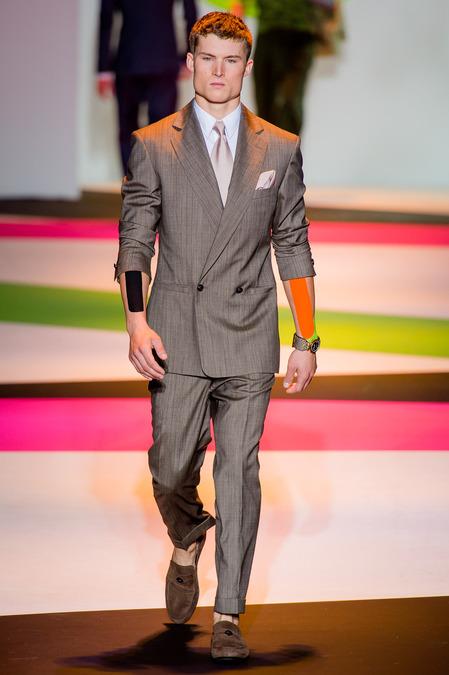 Le défilé homme Versace printemps/été 2014...