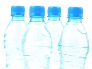 L'eau en bouteille, une ressource qui coûte cher à l'environnement