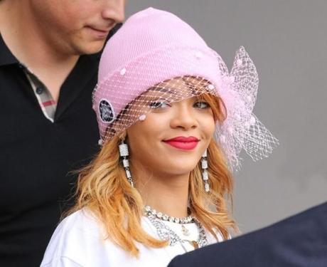 PHOTO Rihanna : Oui, oui, c'est bien un bonnet !