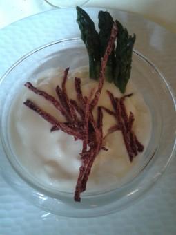 La Petite Cour Oeuf bio fumé mousseux de lard asperges vertes 255x340