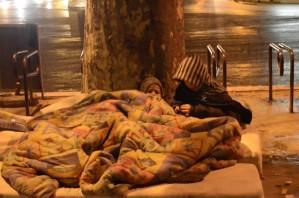 des-enfants-vivent-et-dorment-dans-la-rue-a-paris.JPG