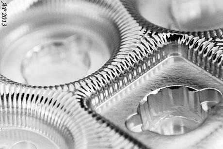 Y en a plus / No More Left