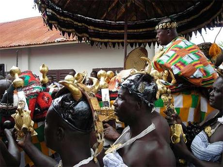Le kente ou kenté du Ghana, une étoffe royale.