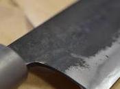 (brut, traité, rustique, saignant...)