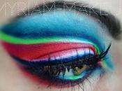 Maquillage artistique design lignes soulignes regard