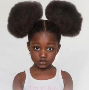 UNE ECOLE BANNIT LES AFRO PUFFS ET LA REACTION DES PARENTS RENVERSE LE REGLEMENT