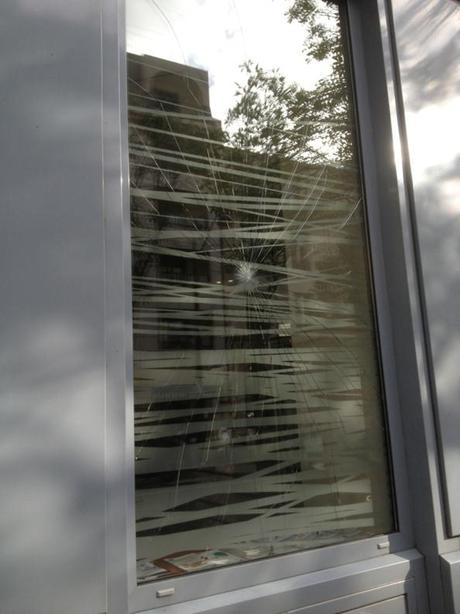 Le 10ème arrondissement terrain de jeu pour l'infantilisme gauchiste : Valls regarde ailleurs ! 