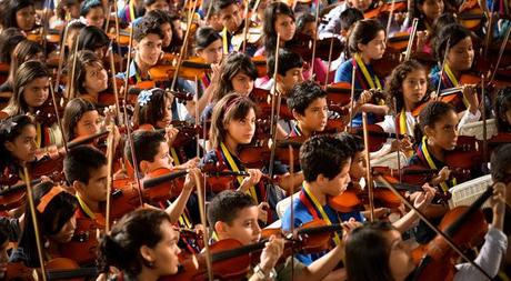 Les Passeurs d’Art imite El Systema