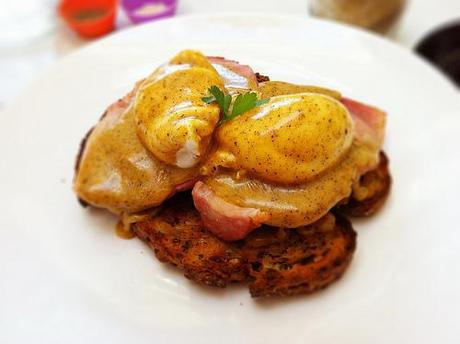 De beaux oeufs pochés