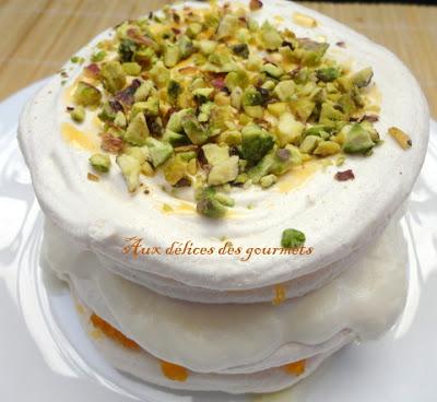 MILLE - FEUILLES DE MERINGUE AUX ABRICOTS ET AUX PISTACHES