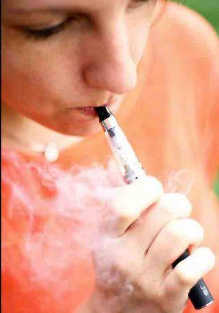 Cigarette_electronique,-jeunes,-ado,-interdiction,-addiction