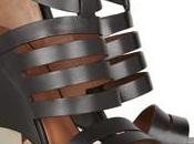 L'objet délit sandales Givenchy...