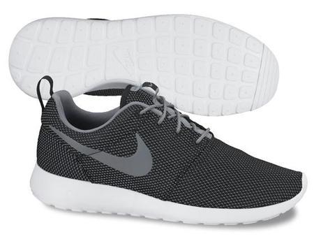 nike-roshe-run-mesh-grey-black