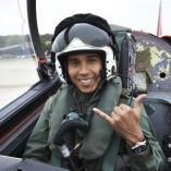 Lewis Hamilton, pilote de l’air!