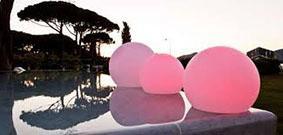 Des luminaires ‘design’ originaux pour épater vos invités lors des soirées d’été ! images