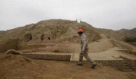 Une tombe de la culture de Wari découverte au Pérou