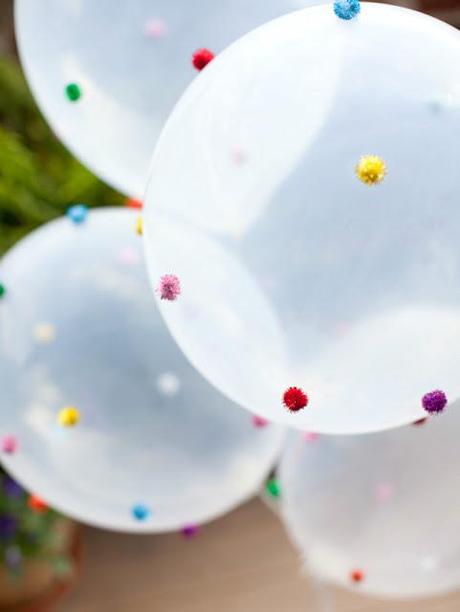 {DIY} Des ballons à pompons