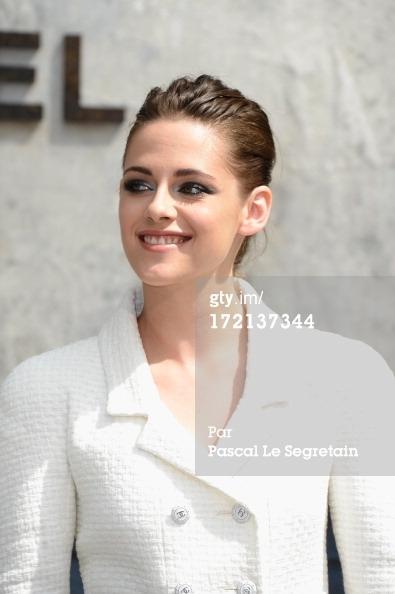 Kristen Stewart à la Fashion Week de Paris.