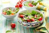 Salade composée aux épinards et au chèvre (95 Kcal)