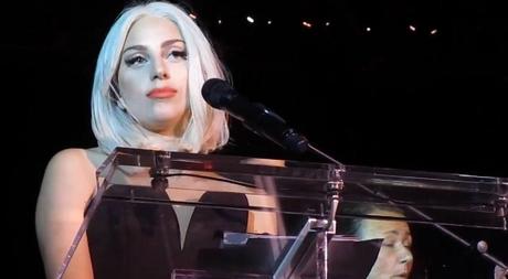 La première sortie de Lady Gaga après sa convalescence...