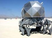 Walking robot géodésique déplace lentement