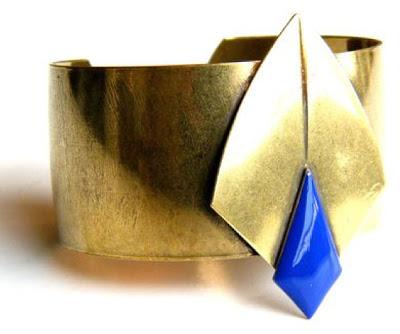 Soldes. Bijou ethnique ou art déco.