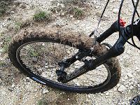 Le conflit entre pluie et VTT