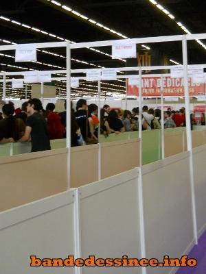 Japan Expo / Comic Con' 2013 : Des files de dédicaces parfaitement ordonnées