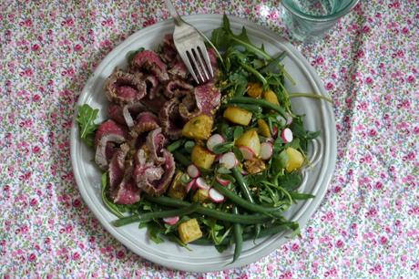 Salade pommes de terre au bœuf, roquette et pourpier