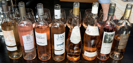 A table avec les Côtes de Provence rosé