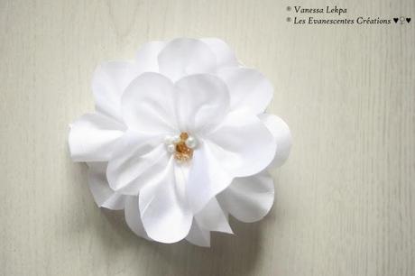 mariage fleurs createur fait main accessoire cheveux blanc taffetas de soie vanesas lekpa
