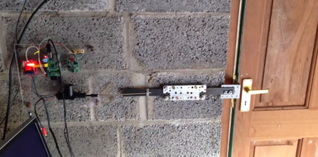 Quand le Raspberry Pi ouvre automatiquement la porte à Médor Raspberry Pi aboiements